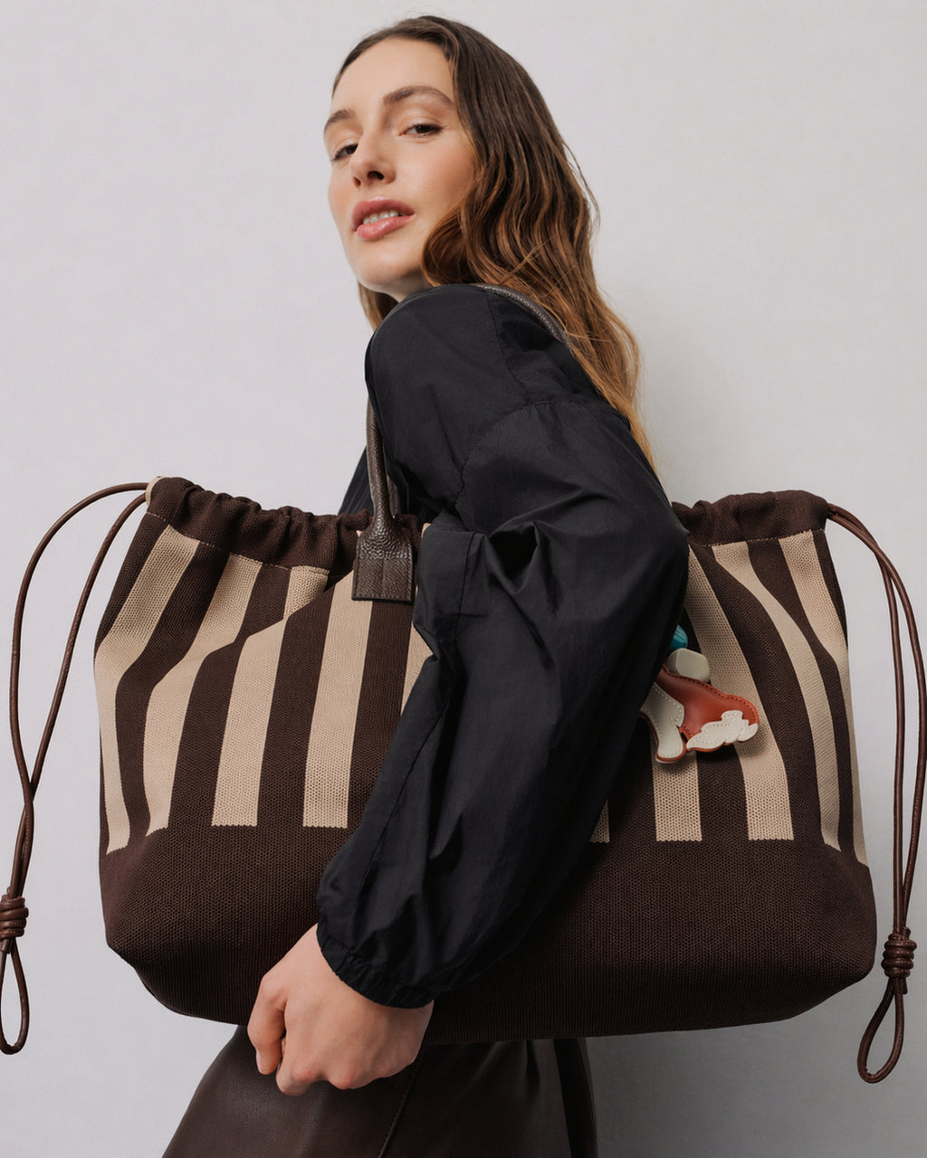 Large Striped Knit Axelremsväska