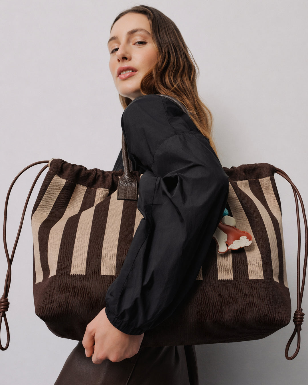 Large Striped Knit Axelremsväska