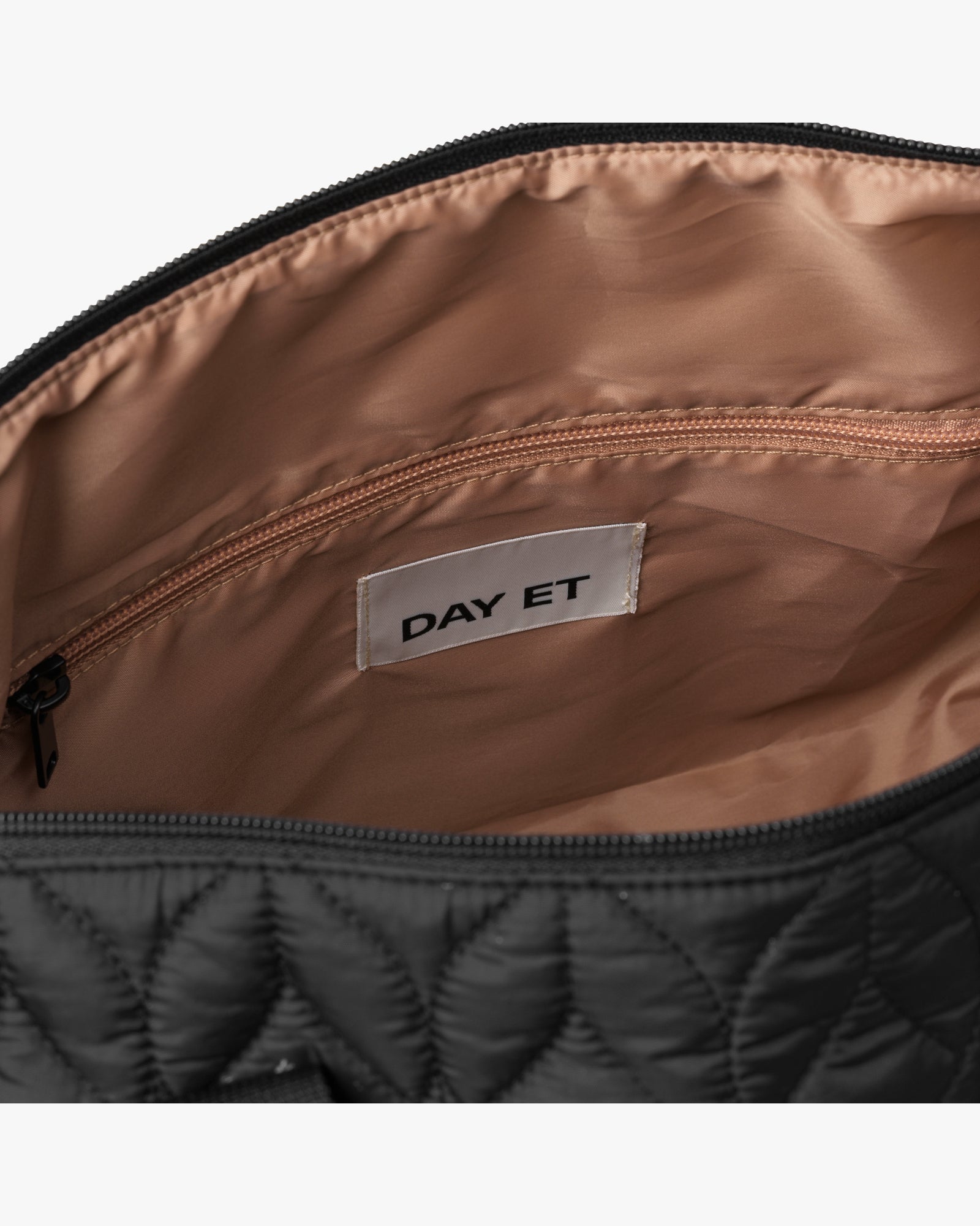 Medium Quilted Twist Shopper Taske